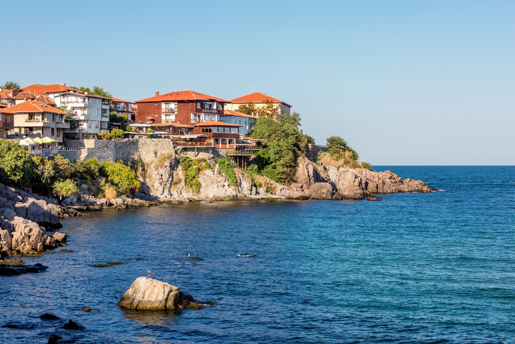 CHARMING-APOLLONIA-5-½-HRS