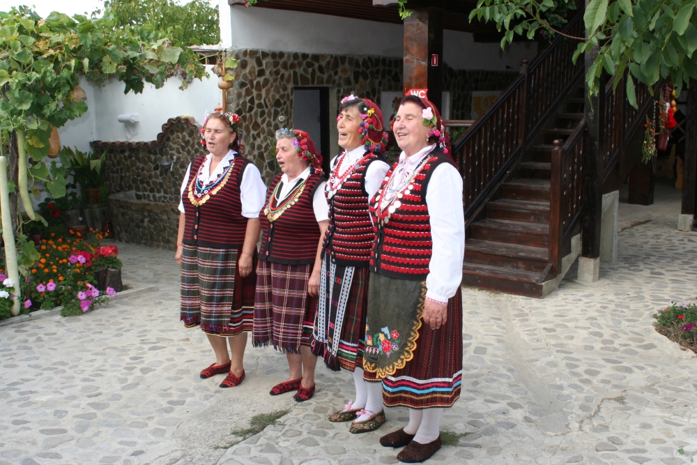 TASTE-AND-TRADITIONS-–--BULGARIAN-VILLAGE--6-HRS